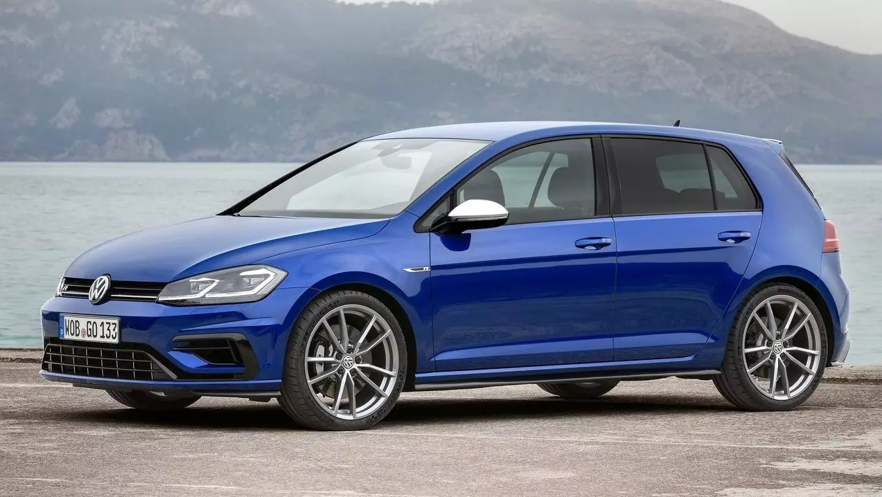 Volkswagen Golf R. Yksityiskohdat kaikkien aikojen tehokkaimmasta tuotannosta 12926_2