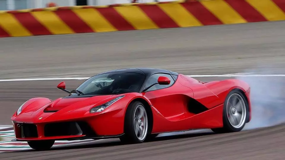 ferrari laferrari дрыфт