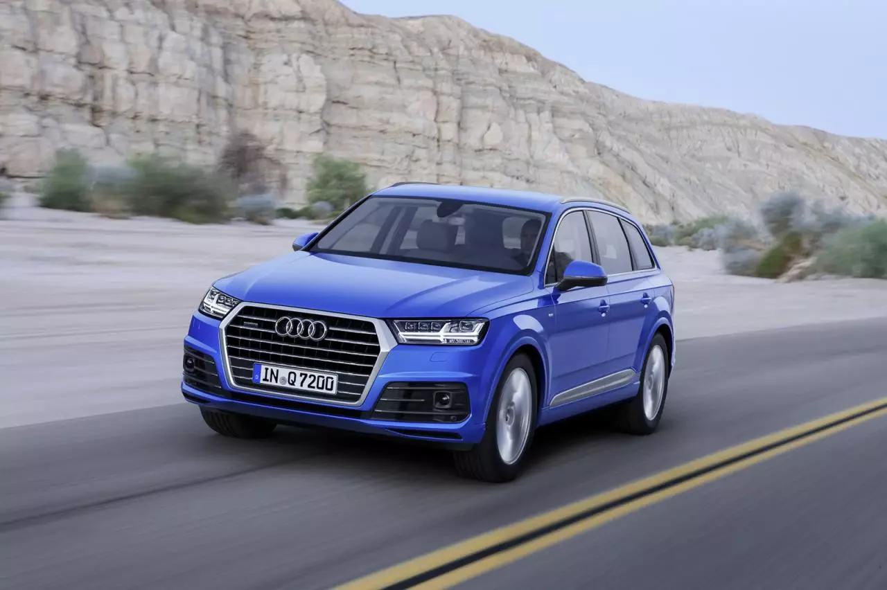 Audi q7 2015 ၁