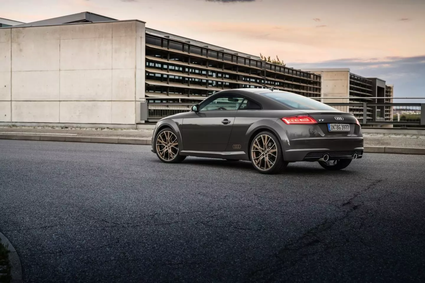 Audi TT Brontze Hautaketa