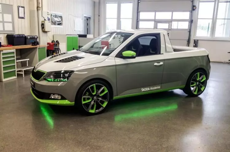 پیکاپ skoda funstar 8