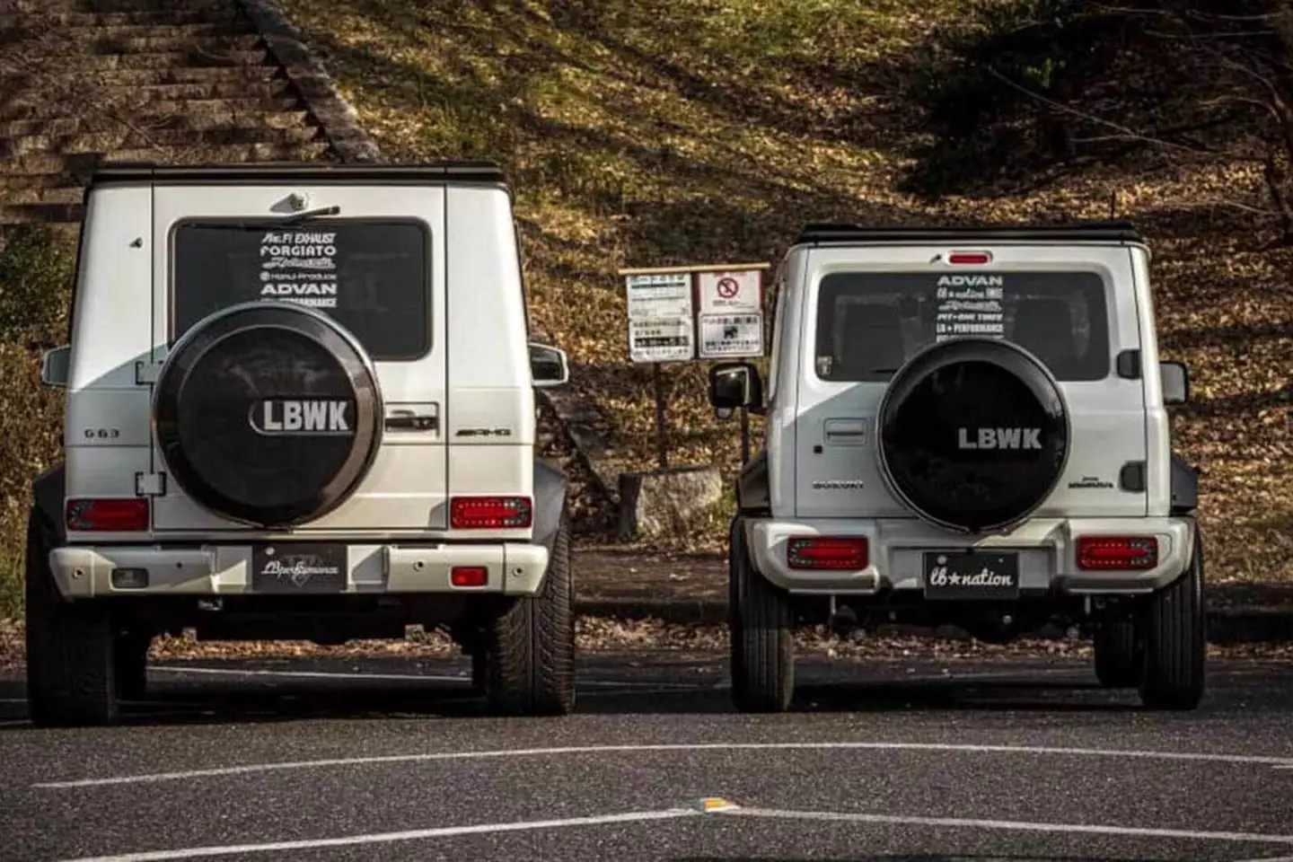 Suzuki Jimny и Mercedes-Benz G-Class Liberty Wall