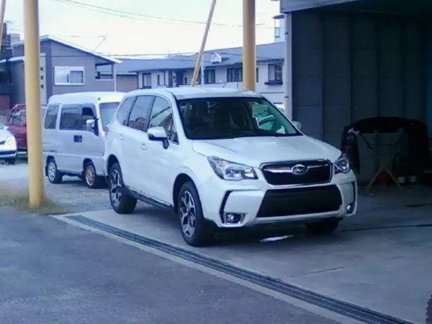 Subaru Forester XT bray tanpa kamuflase di Jepang 13244_2