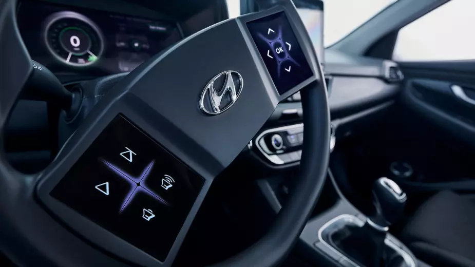 Hyundai hoán đổi nút vô lăng cho màn hình cảm ứng