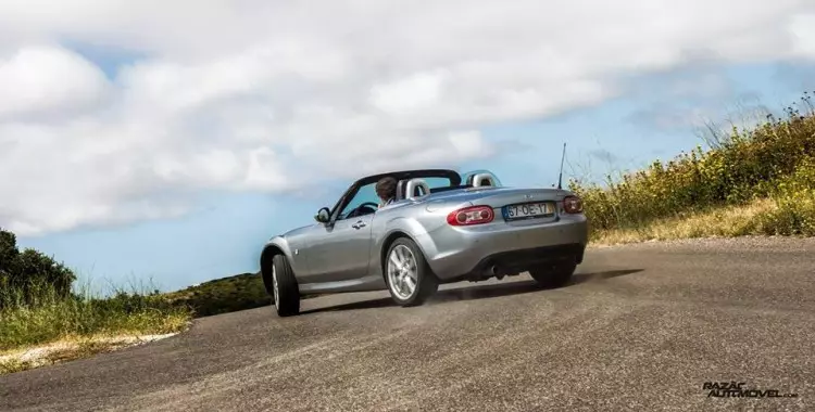 ማዝዳ mx-5 gui