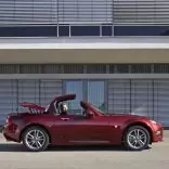 «Фейсліфт» Mazda MX-5 прибуває в Європу 13308_15