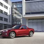 Mae Mazda MX-5 «gweddnewid» yn cyrraedd Ewrop 13308_16