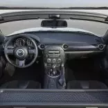 «Фейсліфт» Mazda MX-5 прибуває в Європу 13308_6