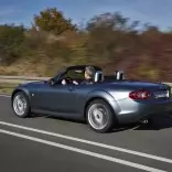 Sroicheann Mazda MX-5 «facelift» an Eoraip 13308_7