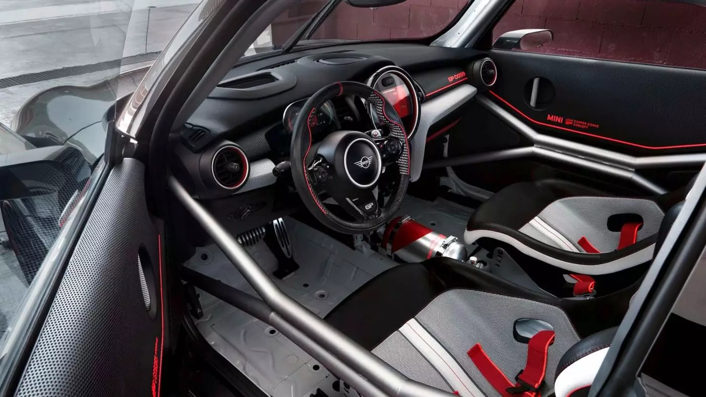 Mini John Cooper wuxuu shaqeeyaa Fikradda GP-ga