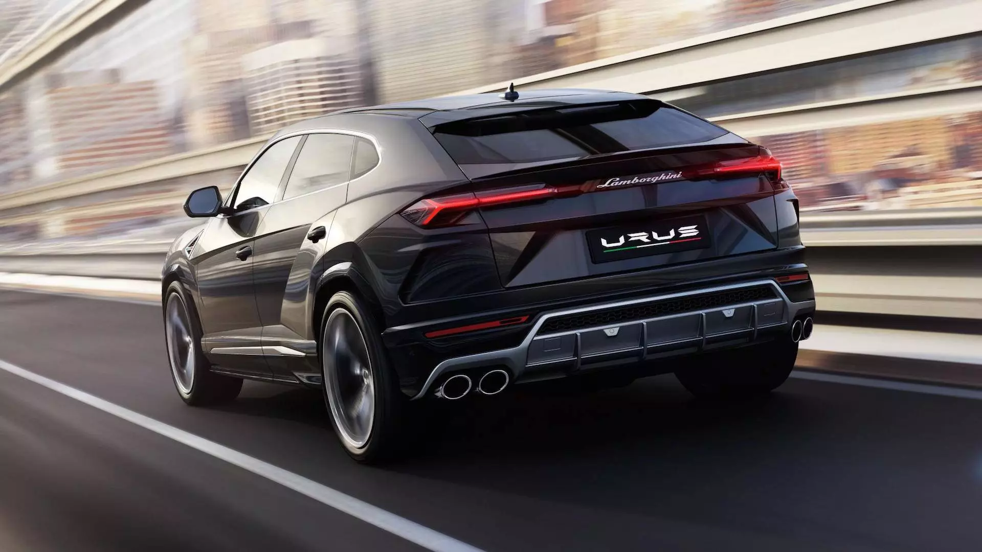 Lamborghini Urus'un fotoğrafı.