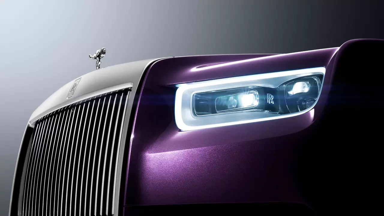 Rolls-Royce Phantom - алгы деталь
