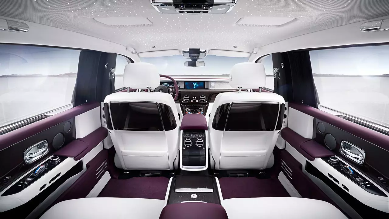 Rolls-Royce Phantom - mambo ya ndani