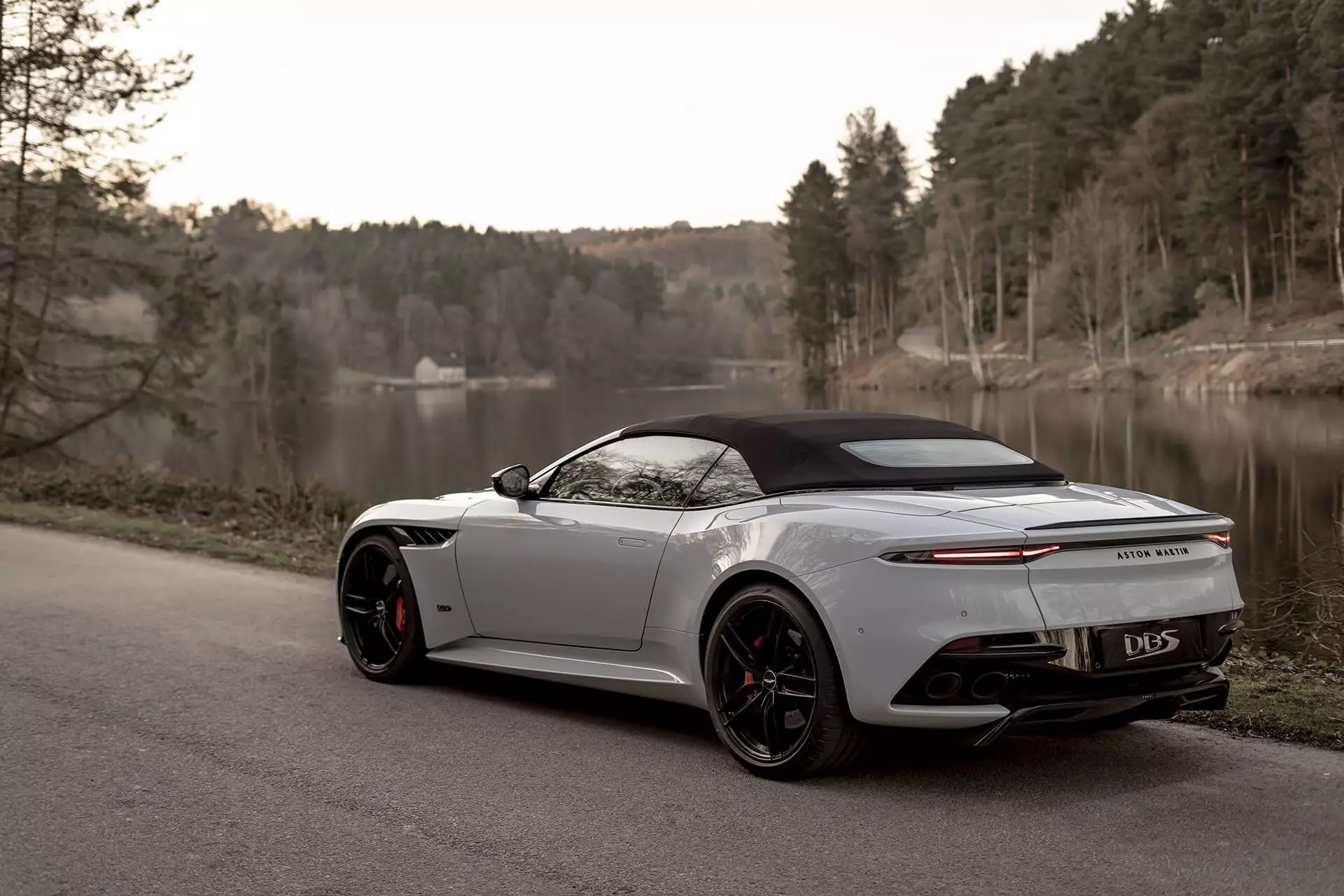 Aston Martin DBS Superleggera Steering Wheel