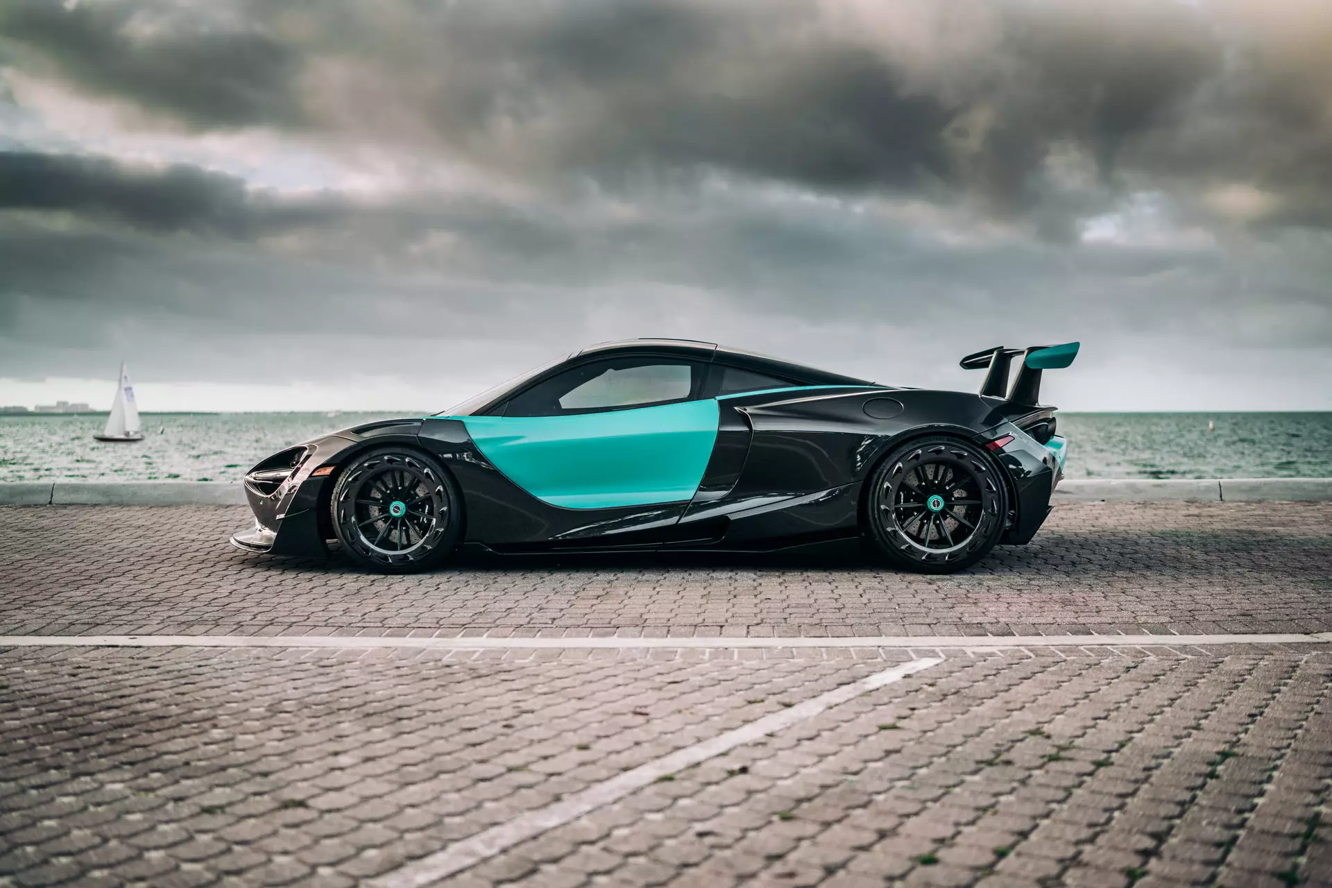 rūpniecība-McLaren-720S