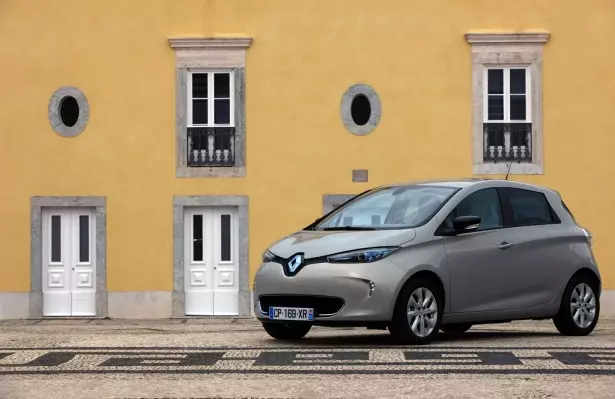 I-Renault_ZOE_04