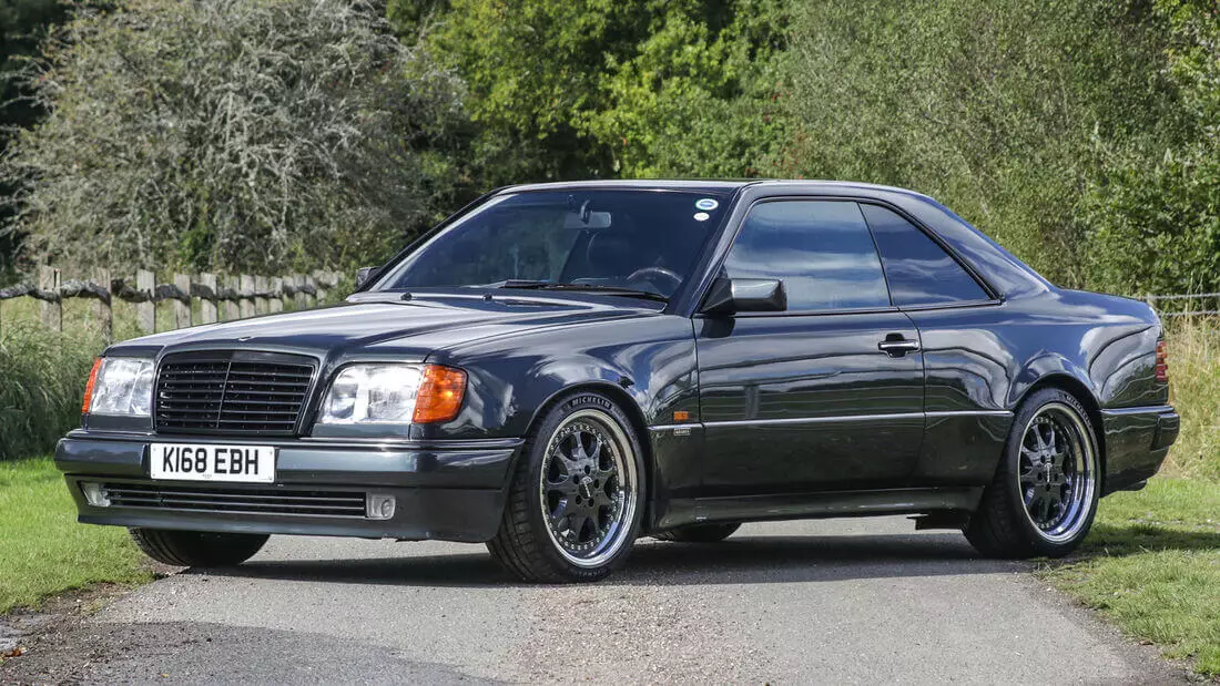 ମର୍ସିଡିଜ୍-ବେଞ୍ଜ୍ 300 CE 3.4 AMG Brabus Widebody |