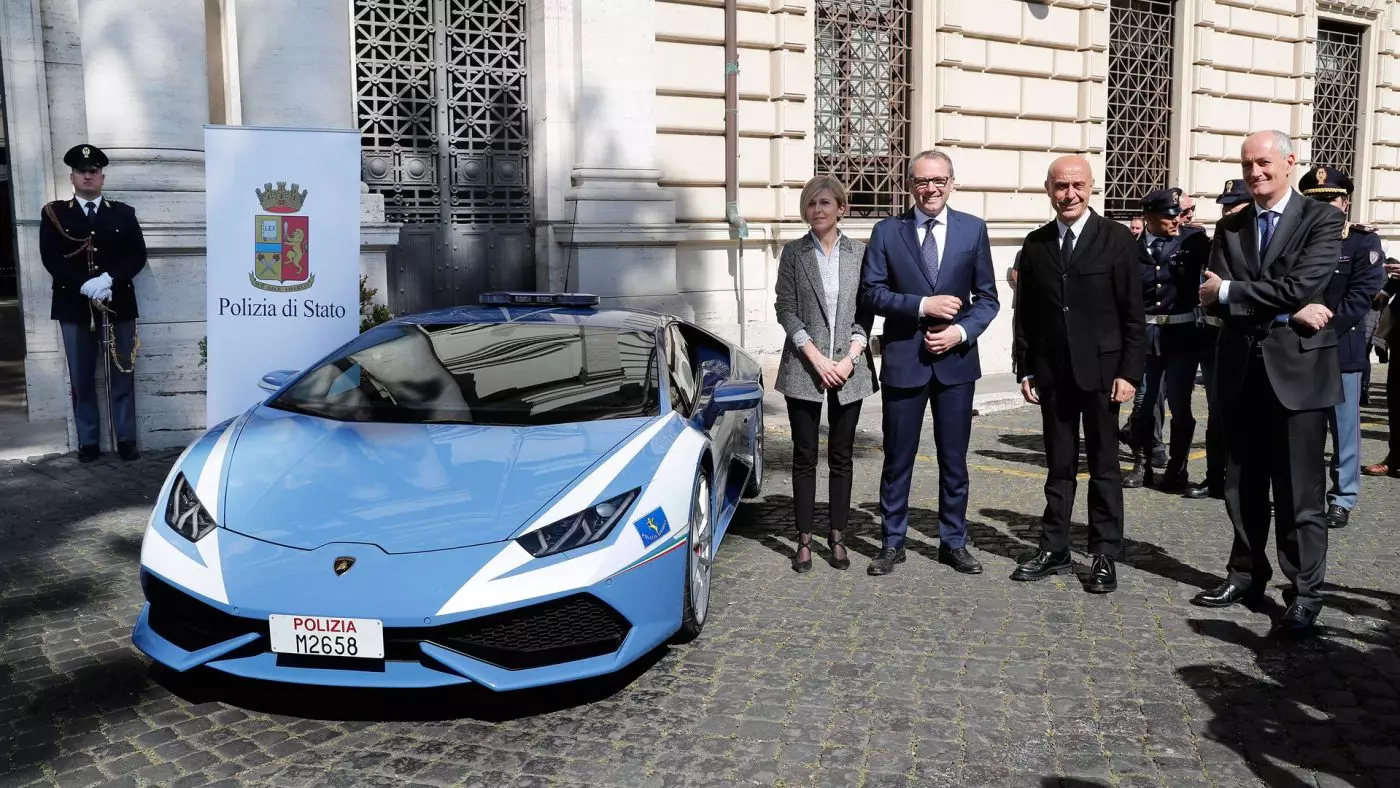 Η Lamborghini Huracán είναι το νέο «παιχνίδι» για την ιταλική αστυνομία 13650_1