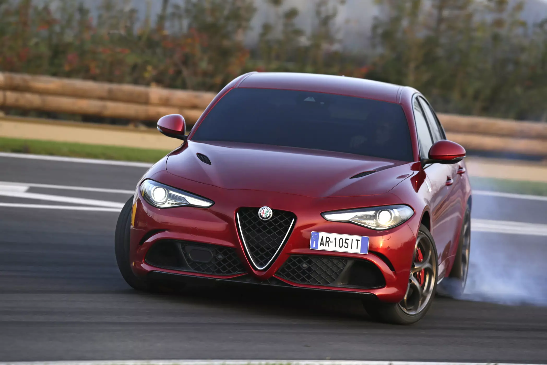 អាល់ហ្វា Romeo Giulia Quadrifoglio