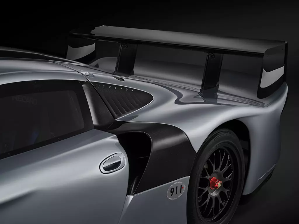 Porsche 911 GT1 Evoluzione (13)