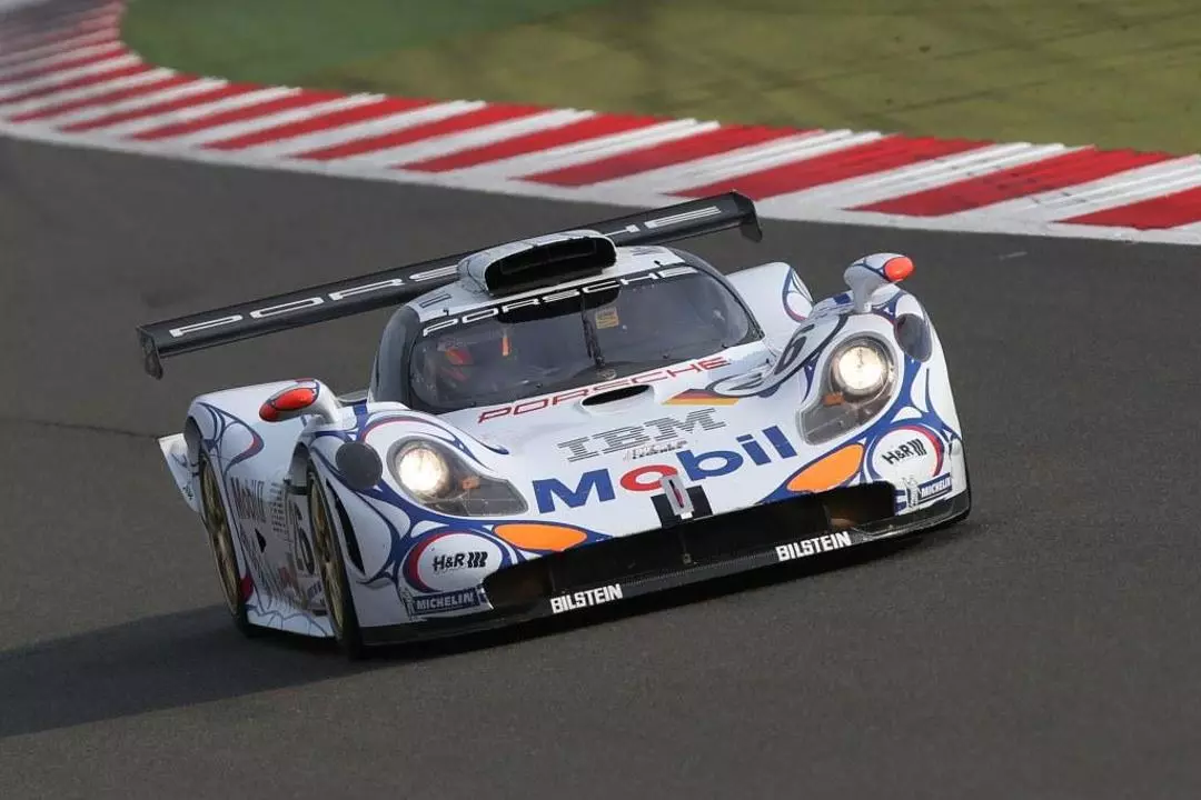 Porsche 911 GT1 (1998)