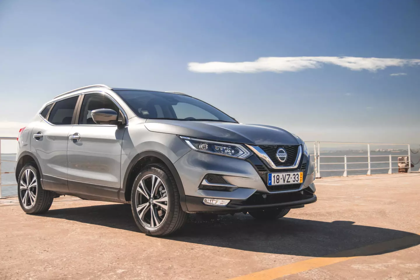 Nissan Qashqai 1.3 AT 140 hp 5 qhov rooj SUV — specifications