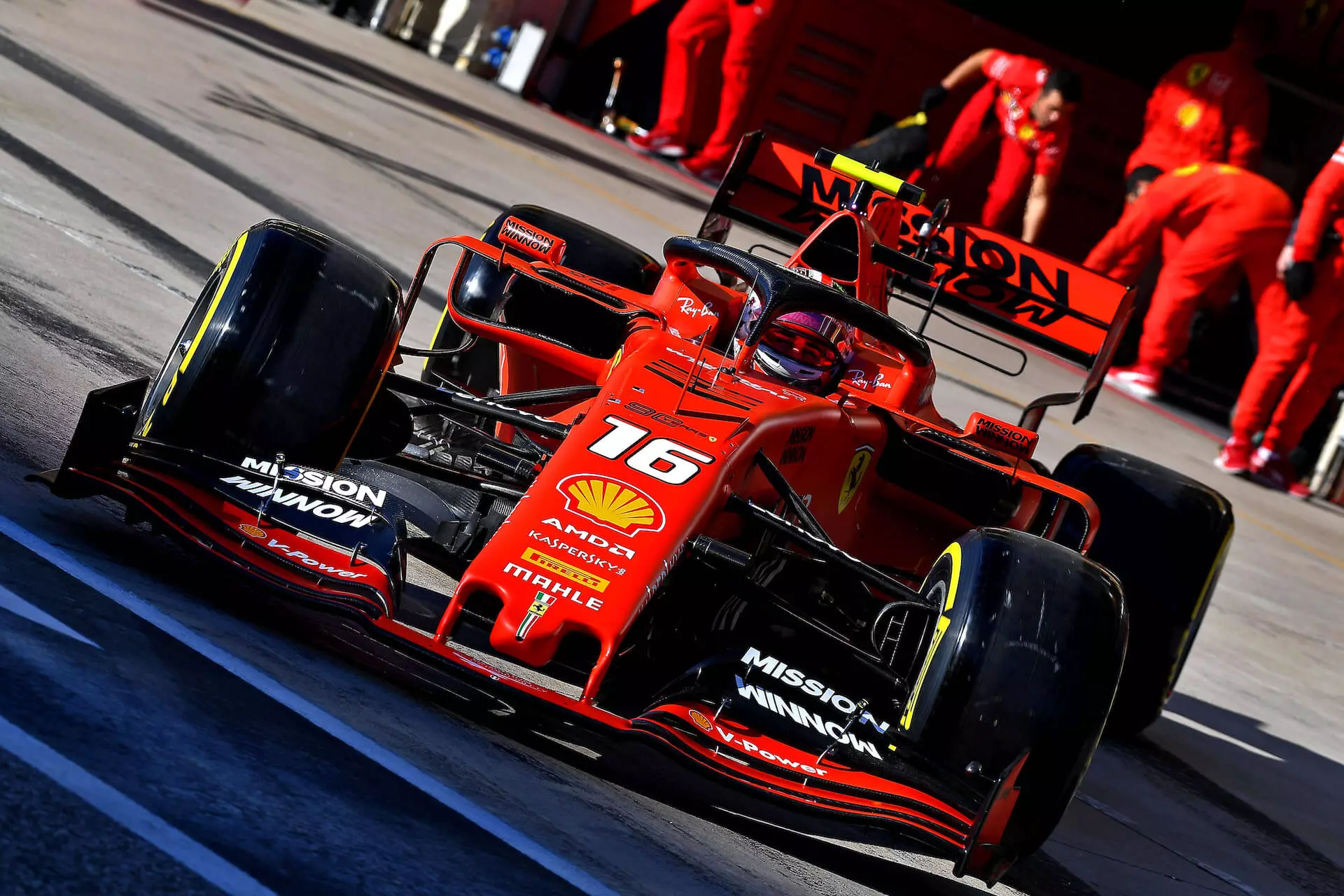 Ferrari SF90 2019 Çarlz Lekler