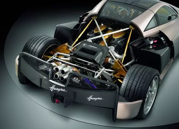 Pagani Huayra je automobil godine Richarda Hammonda 14092_4