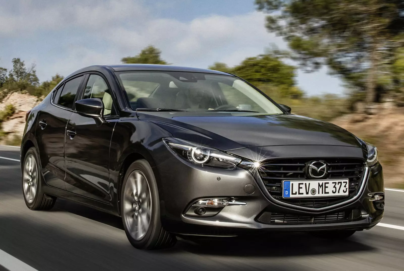 Ми протестували оновлену Mazda3 CS. Що нового? 14123_3