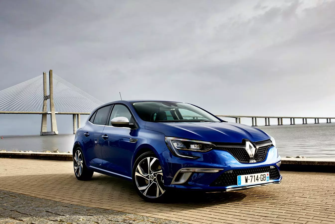 ក្រុមហ៊ុន Renault Megane GT