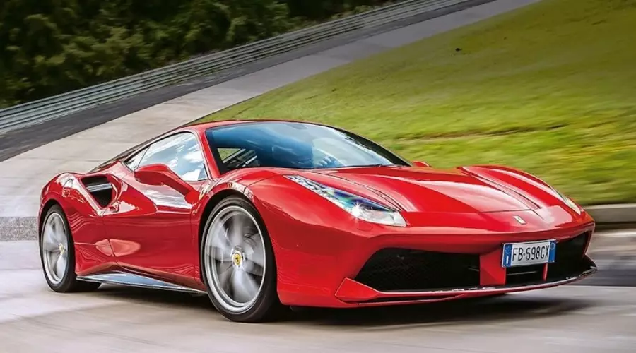 I-Ferrari 488 GTB