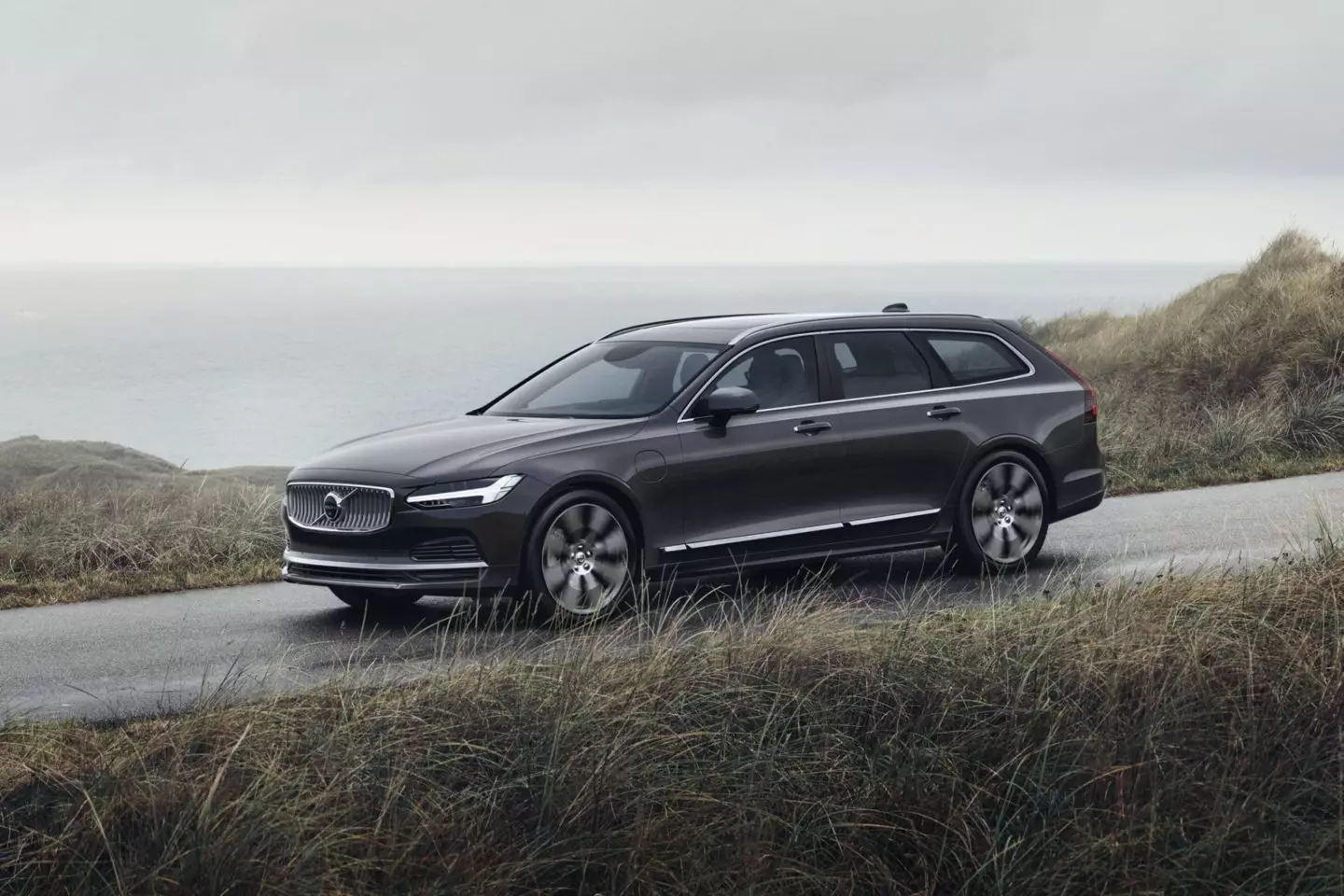 Volvo V90 2020 року