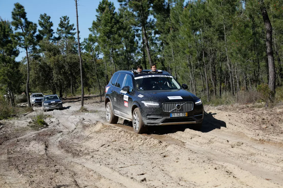 Volvo XC Adventure 2018. Seueur leutak sareng seueur deui ... 14276_3