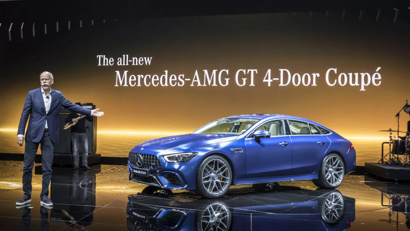 Mersedes-AMG GT Coupe dört gapyly