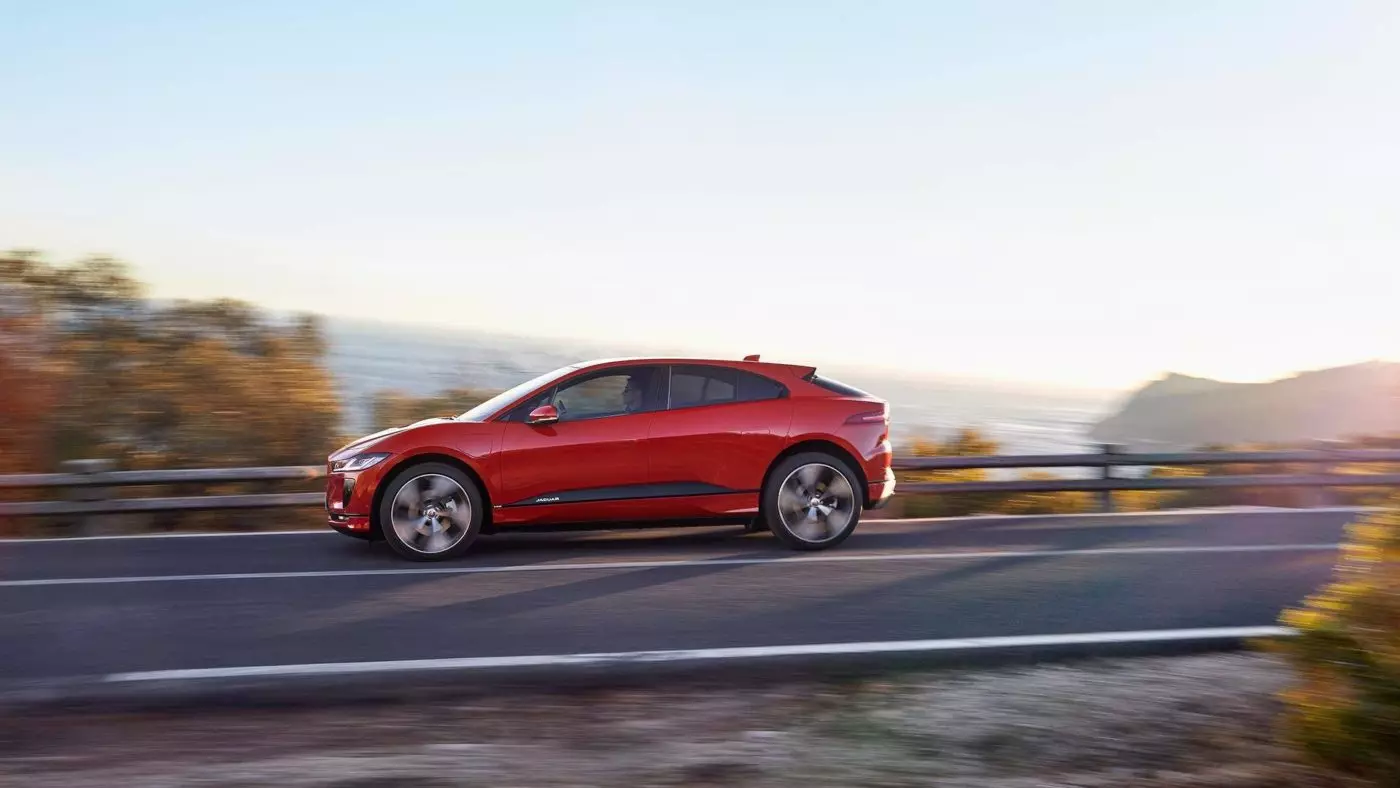 Jaguar I-Pace 2018 година