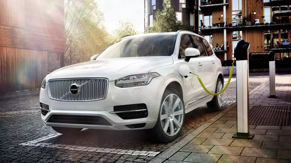 Volvo. Моделі, випущені з 2019 року, будуть мати електродвигун 14386_1