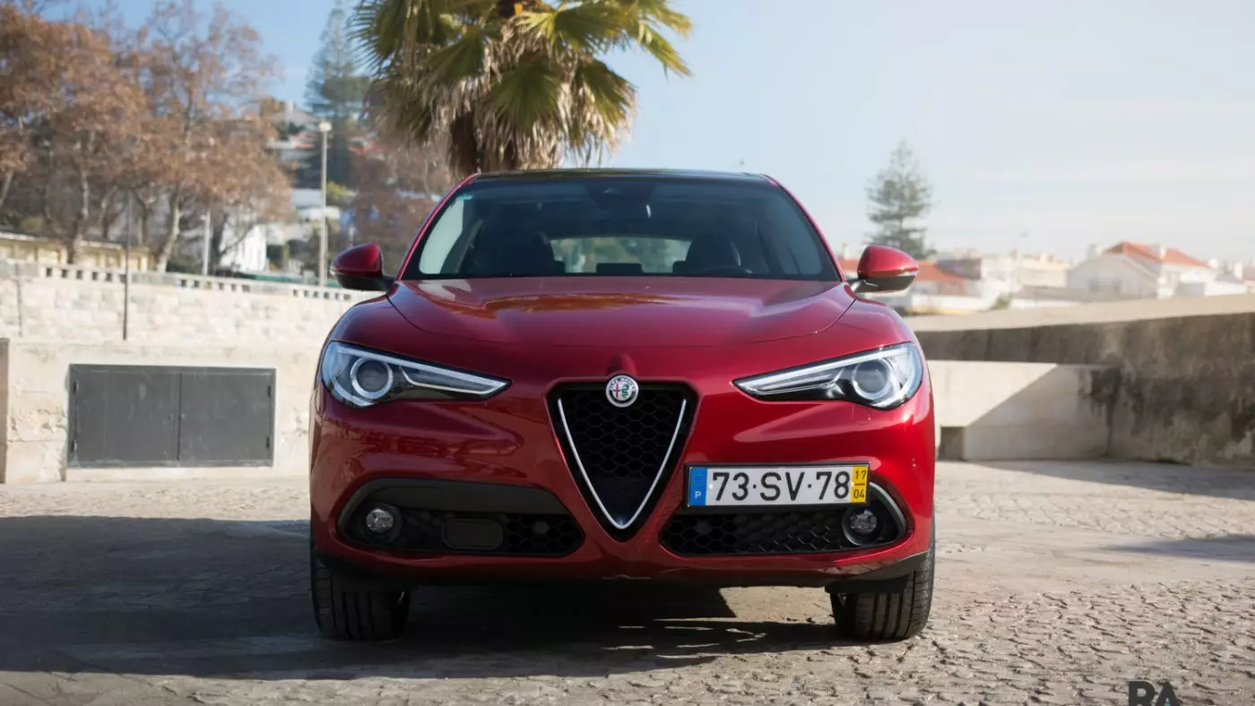 alpha romeo stelvio