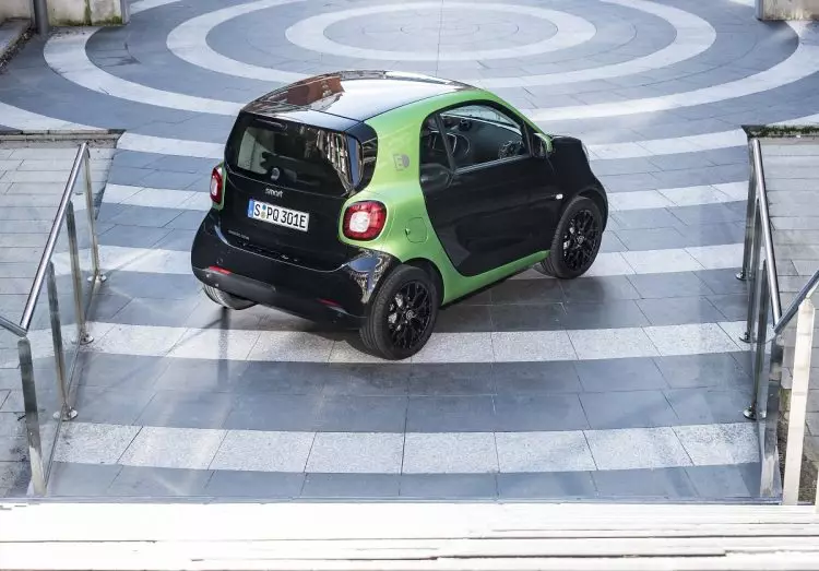 2017 Smart Fortwo Electric Drive - vue 3/4 arrière