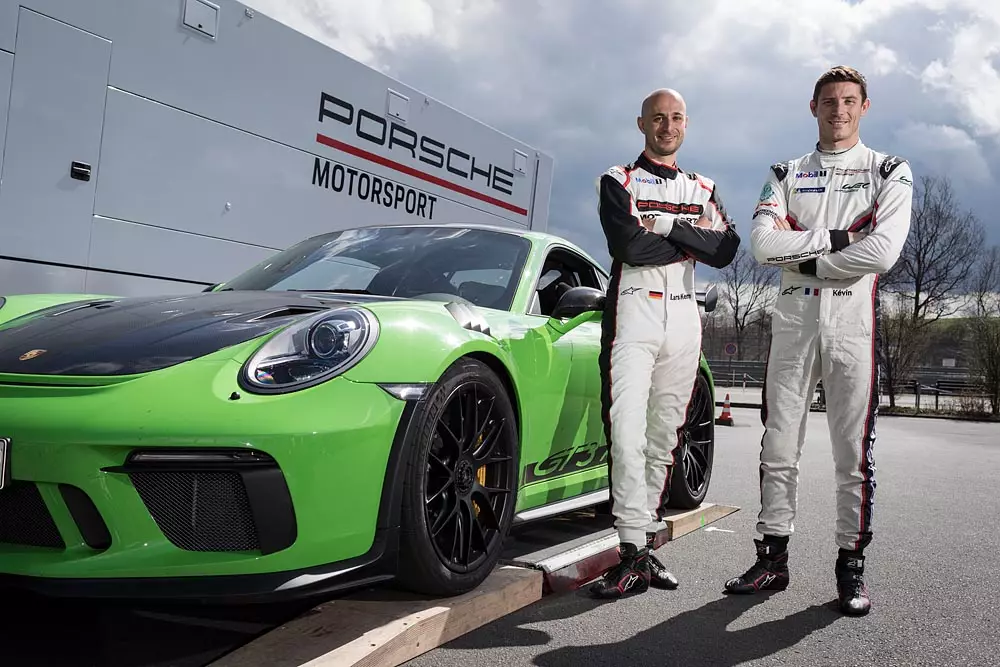 પોર્શ 911 GT3 RS, કેવિન એસ્ટ્રે અને લાર્સ કેર્ન