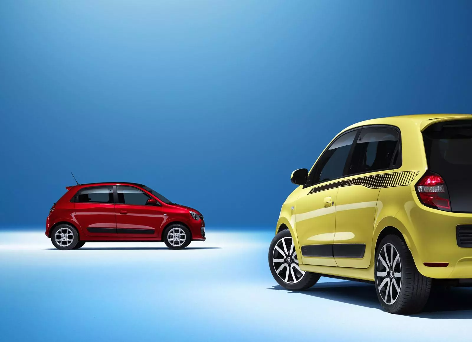 Renault Twingo arxa ötürücülü və mühərrikli 14918_2