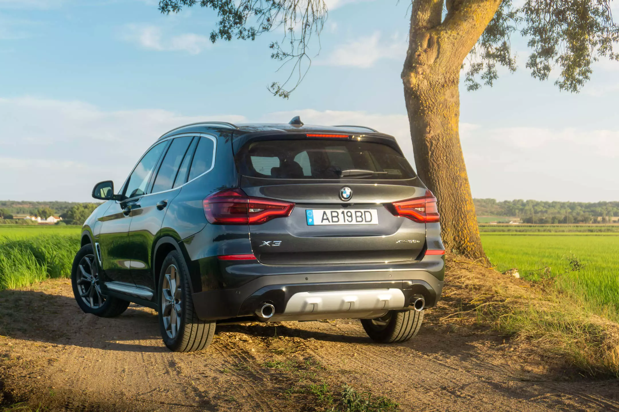 រថយន្ត BMW X3 30e