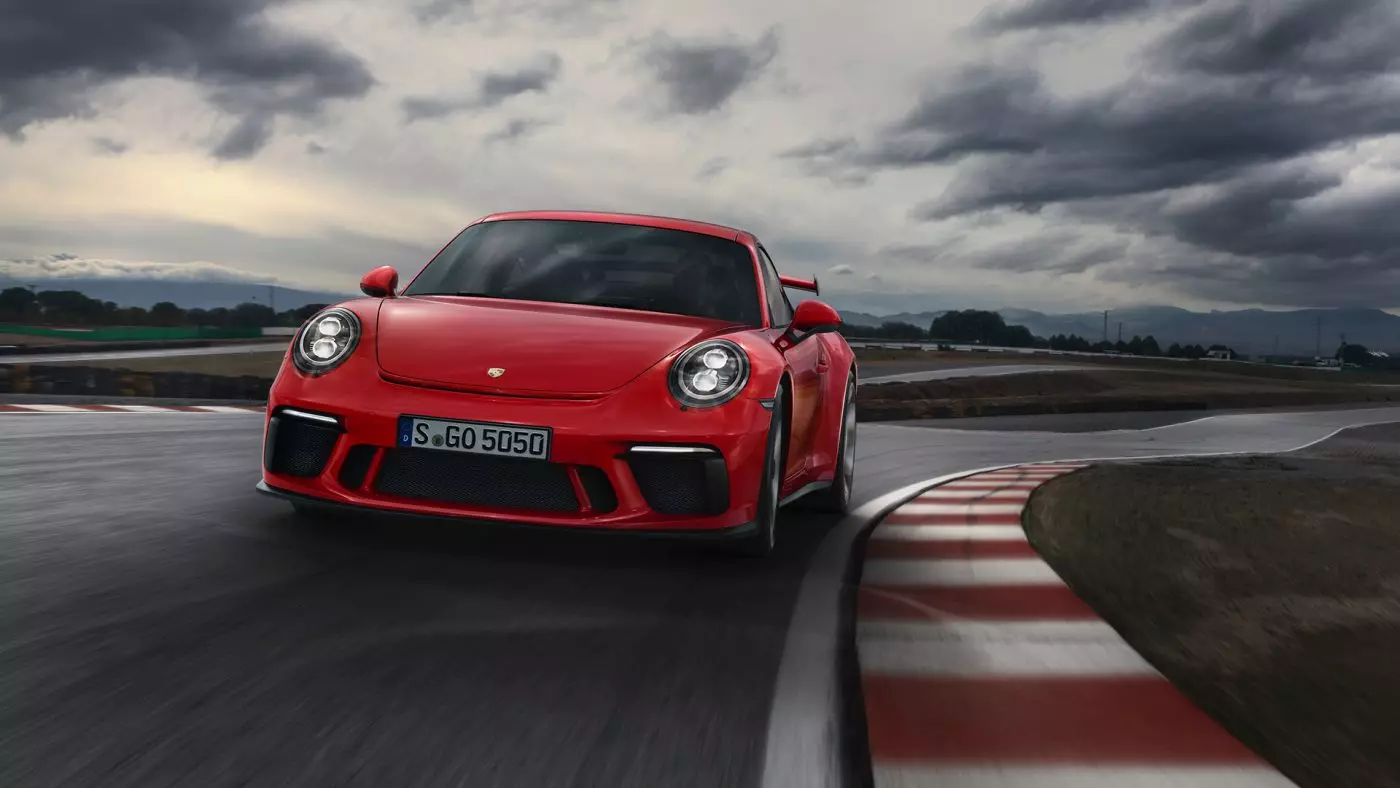 Ներկայացվել է Porsche 911 GT3. Վերջապես, ձեռքով գանձապահ: 15016_3