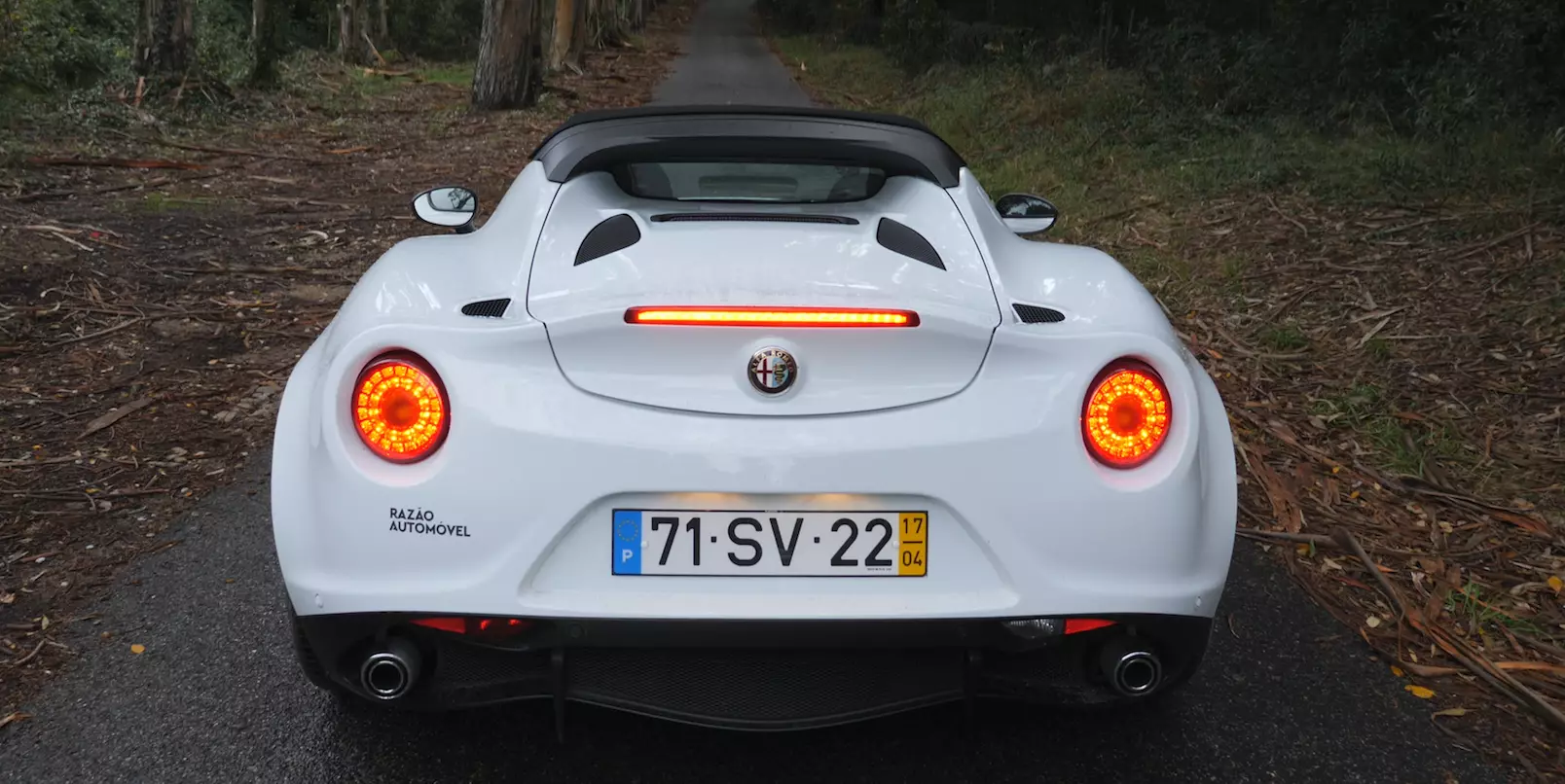 Alfa Romeo 4C Spider. Мен айдаган эң оор машина 15037_1