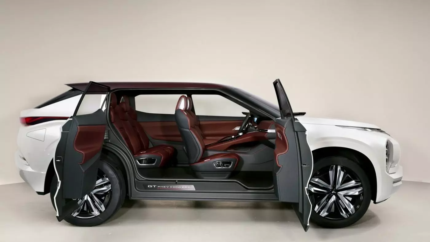 Mitsubishi GT-PHEV Concept: form and functionality in a 100% electric SUV 15097_2