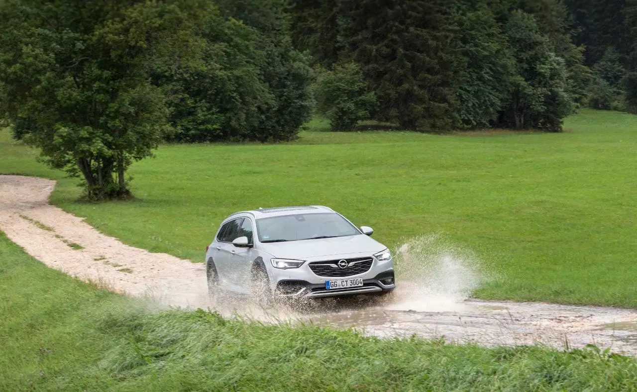 Opel Insignia Country Tourer