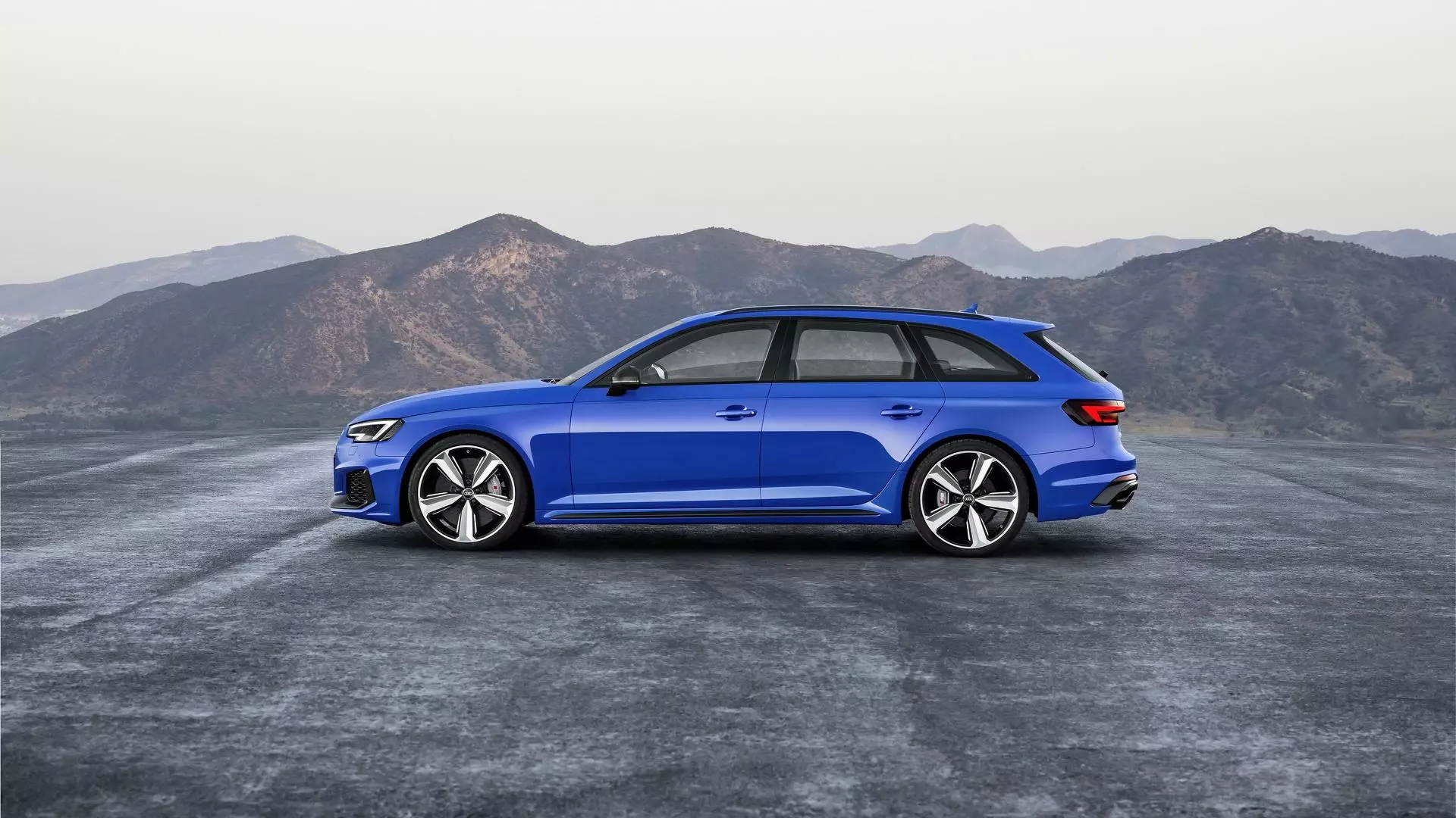 ਔਡੀ RS4 Avant B9