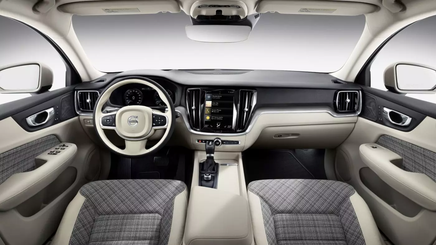 Volvo V60 2018 года