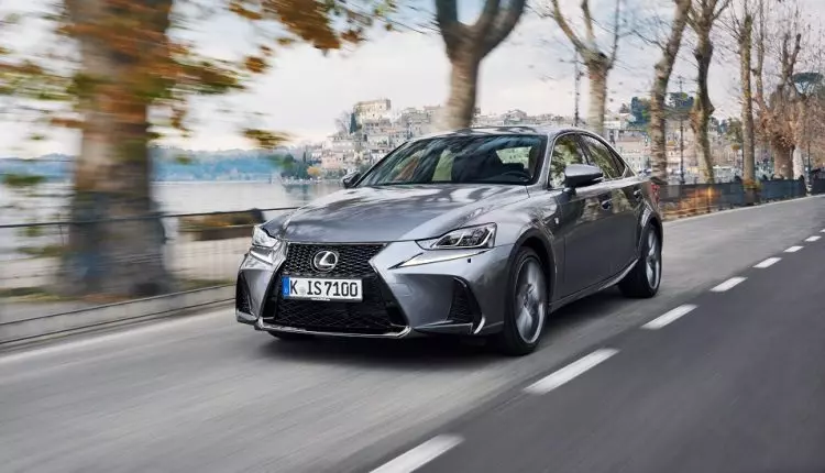 Vi har allerede testet den nye Lexus IS 300h i Portugal 15201_5