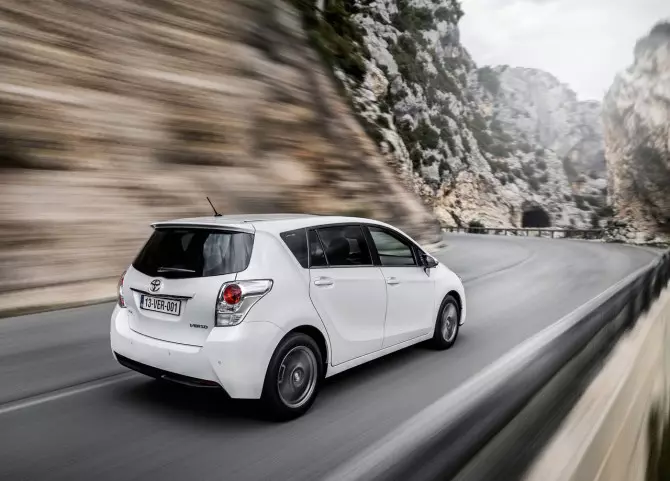 Toyota-Verso_2013_2γ