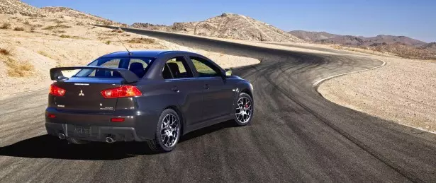 Mitsubishi Evo XI 2013: ჩვენი გადახედვა | ჰიბრიდი და დიზელი?! 15322_2